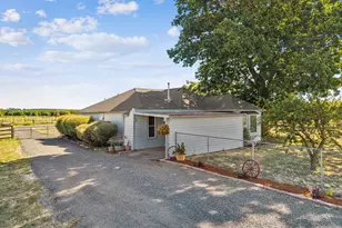 10093 NE Wiseacre Ln, Aurora, OR 97002 - Photo 3