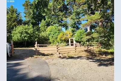 636 18th St, Port Orford, OR 97465 - Photo 27