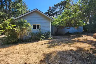 636 18th St, Port Orford, OR 97465 - Photo 29