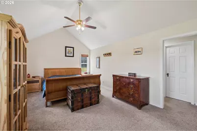 10124 Wiseacre Ln, Aurora, OR 97002 - Photo 23
