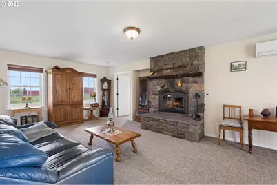 10124 Wiseacre Ln, Aurora, OR 97002 - Photo 13