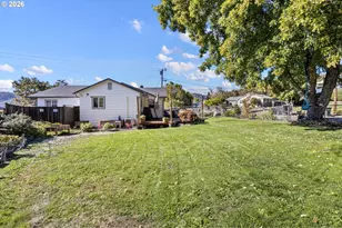 663 NE Knoll Ave, Roseburg, OR 97470 - Photo 5