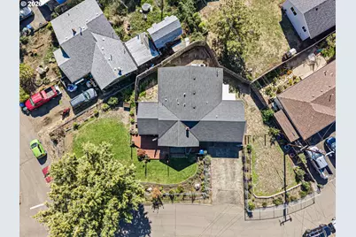 663 NE Knoll Ave, Roseburg, OR 97470 - Photo 47