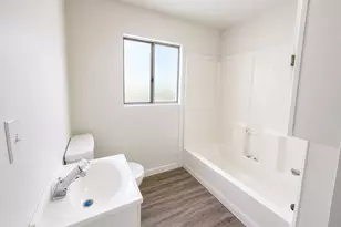 932 SW Swift Ave, Mill City, OR 97360 - Photo 11
