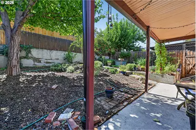 412 E 4th St, The Dalles, OR 97058 - Photo 23