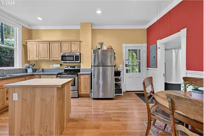 412 E 4th St, The Dalles, OR 97058 - Photo 7