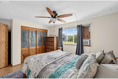 13052 SE Cora St, Portland, OR 97236 - Photo 19