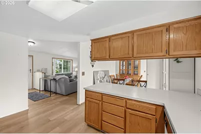 13052 SE Cora St, Portland, OR 97236 - Photo 9