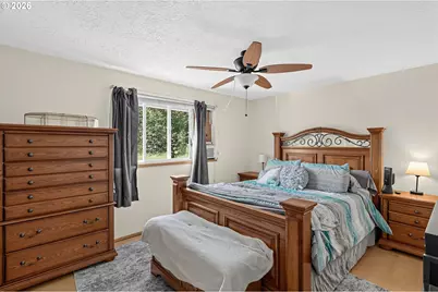 13052 SE Cora St, Portland, OR 97236 - Photo 17