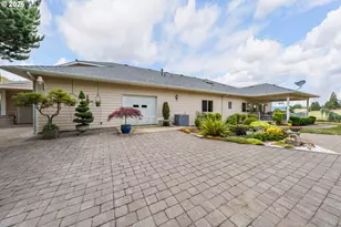 227 Darley Dr, Roseburg, OR 97471 - Photo 9