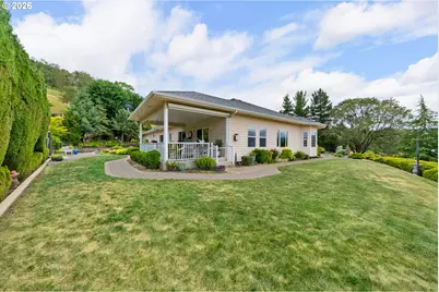 227 Darley Dr, Roseburg, OR 97471 - Photo 7