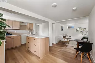 8328 SW 9th Ave, Portland, OR 97219 - Photo 25
