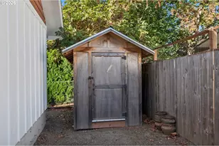 7403 SW Mapleleaf St, Portland, OR 97223 - Photo 39
