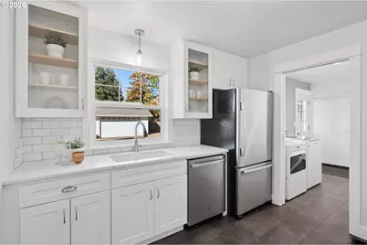 7403 SW Mapleleaf St, Portland, OR 97223 - Photo 13