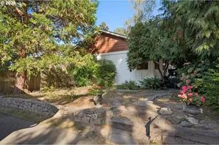 7403 SW Mapleleaf St, Portland, OR 97223 - Photo 41