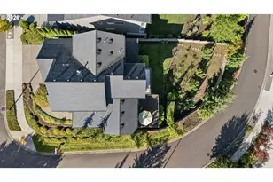 1201 SW Ophelia St, Portland, OR 97219 - Photo 47