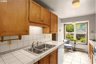 9255 SW Brooks Bend Pl, Portland, OR 97223 - Photo 9