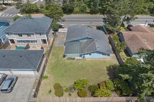 1142 9th St, Florence, OR 97439 - Photo 37
