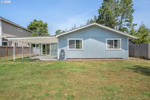 1142 9th St, Florence, OR 97439 - Photo 33