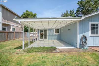 1142 9th St, Florence, OR 97439 - Photo 31