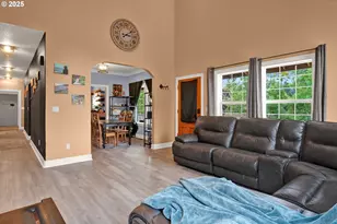 33530 Molitor Ranch Rd, Cottage Grove, OR 97424 - Photo 9