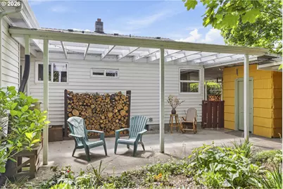 8437 NE Going Pl, Portland, OR 97220 - Photo 17