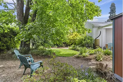 8437 NE Going Pl, Portland, OR 97220 - Photo 19