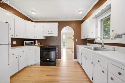 2414 E McLoughlin Blvd, Vancouver, WA 98661 - Photo 11