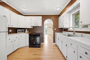 2414 E McLoughlin Blvd, Vancouver, WA 98661 - Photo 11
