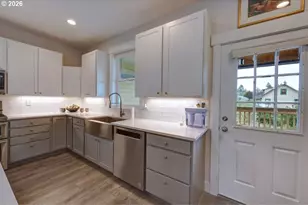 92648 Waldbom Rd, Astoria, OR 97103 - Photo 11