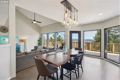 19760 Wildwood Dr, West Linn, OR 97068 - Photo 11