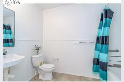 5000 NE Stephens St #40, Roseburg, OR 97470 - Photo 9