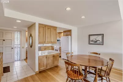 12060 SW Par 4 Dr, King City, OR 97224 - Photo 13