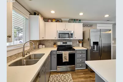 30825 SW Fir Ave, Wilsonville, OR 97070 - Photo 9