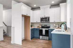 3618 SW Vermont St, Portland, OR 97219 - Photo 5