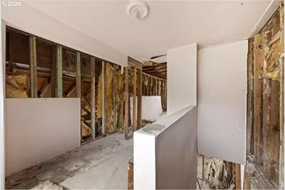 195 SE Mill St, Myrtle Creek, OR 97457 - Photo 9