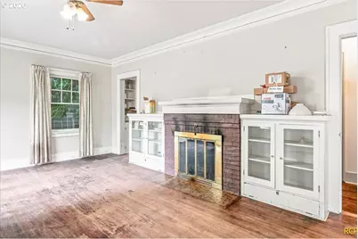 2113 N Sumner St, Portland, OR 97217 - Photo 7