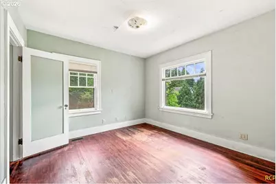 2113 N Sumner St, Portland, OR 97217 - Photo 9
