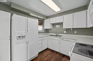 7480 SW Taylors Ferry Rd, Portland, OR 97223 - Photo 9