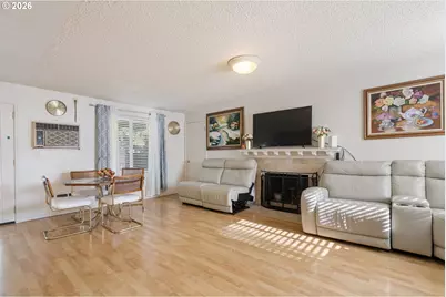 821 NE 108th Ave, Vancouver, WA 98664 - Photo 5