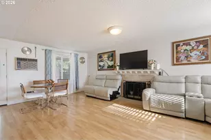 821 NE 108th Ave, Vancouver, WA 98664 - Photo 5