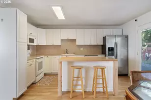 821 NE 108th Ave, Vancouver, WA 98664 - Photo 11