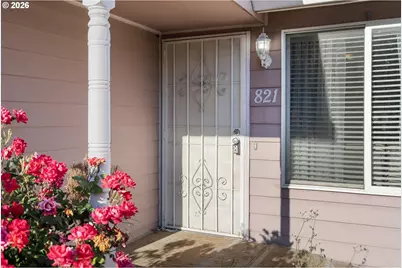 821 NE 108th Ave, Vancouver, WA 98664 - Photo 3
