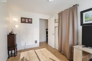 821 NE 108th Ave, Vancouver, WA 98664 - Photo 17