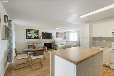 821 NE 108th Ave, Vancouver, WA 98664 - Photo 9