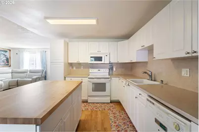 821 NE 108th Ave, Vancouver, WA 98664 - Photo 13