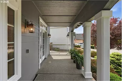 909 N 9th Way, Ridgefield, WA 98642 - Photo 3