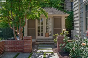 1784 SW Montgomery Dr, Portland, OR 97201 - Photo 33