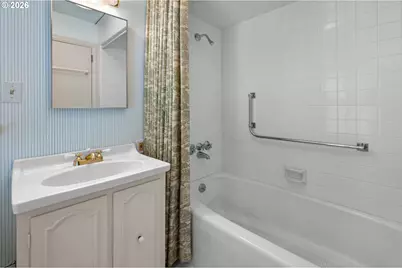 1784 SW Montgomery Dr, Portland, OR 97201 - Photo 23
