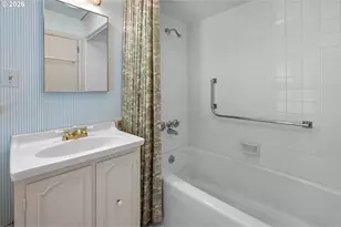 1784 SW Montgomery Dr, Portland, OR 97201 - Photo 23